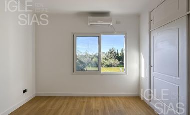 Casa en venta y alquiler al lago en Las Glorietas, Nordelta
