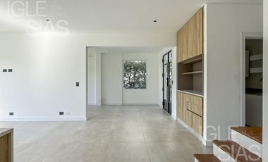 Casa en venta y alquiler al lago en Las Glorietas, Nordelta
