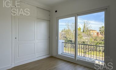 Casa en venta y alquiler al lago en Las Glorietas, Nordelta
