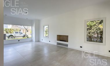 Casa en venta y alquiler al lago en Las Glorietas, Nordelta