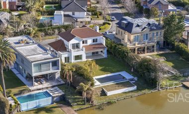 Casa en venta y alquiler al lago en Las Glorietas, Nordelta