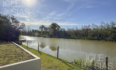 Casa en venta y alquiler al lago en Las Glorietas, Nordelta
