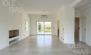 Casa en venta y alquiler al lago en Las Glorietas, Nordelta