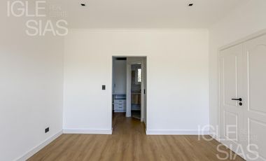 Casa en venta y alquiler al lago en Las Glorietas, Nordelta