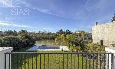 Casa en venta y alquiler al lago en Las Glorietas, Nordelta