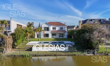 Casa en venta y alquiler al lago en Las Glorietas, Nordelta