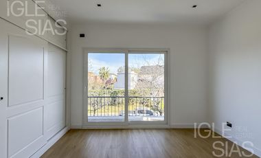 Casa en venta y alquiler al lago en Las Glorietas, Nordelta