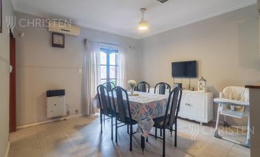 Venta de Departamento de 3 dormitorios y 2 baños en Barrio Constituyentes