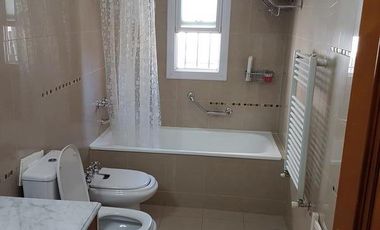 CASA EN VENTA EN TRONADOR 2700 COGHLAN