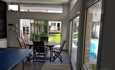 CASA EN VENTA EN TRONADOR 2700 COGHLAN