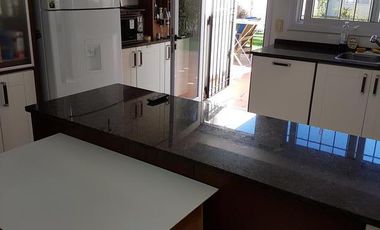 CASA EN VENTA EN TRONADOR 2700 COGHLAN
