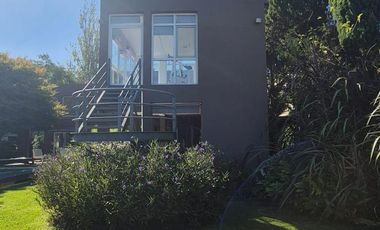 Casa en alquiler amoblada en Santa Maria de Tigre con amarra propia