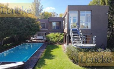 Casa en alquiler amoblada en Santa Maria de Tigre con amarra propia