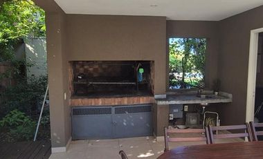 Casa en alquiler amoblada en Santa Maria de Tigre con amarra propia