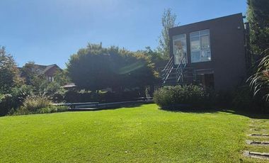Casa en alquiler amoblada en Santa Maria de Tigre con amarra propia