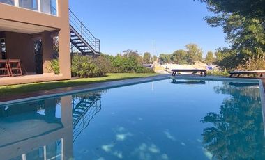 Casa en alquiler amoblada en Santa Maria de Tigre con amarra propia