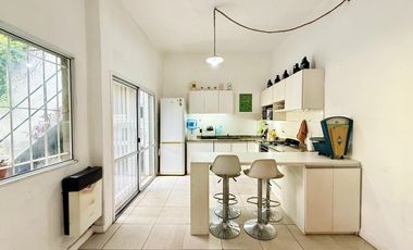 Casa a la Venta con Jardin en Victoria!