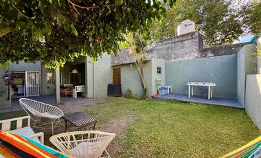 Casa a la Venta con Jardin en Victoria!