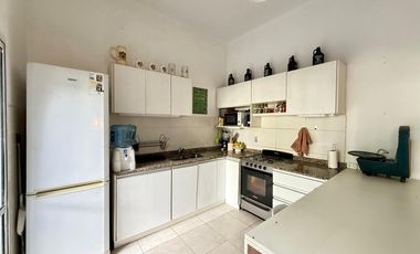 Casa a la Venta con Jardin en Victoria!