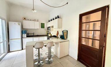 Casa a la Venta con Jardin en Victoria!