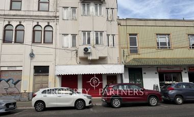 Local y Vivienda en excelente ubicación, a pasos del centro de la ciudad