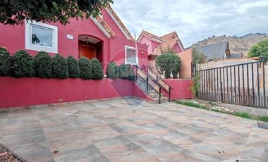 Espectacular Casa de 3D+3b, con piscina, quincho