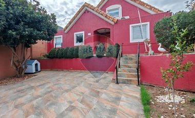Espectacular Casa de 3D+3b, con piscina, quincho