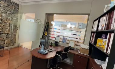 Casa comercial, oficinas y bodegas Providencia