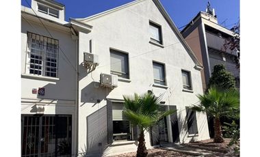 Casa comercial, oficinas y bodegas Providencia