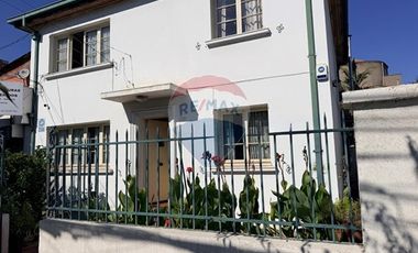 Excelente Casa Comercial en Providencia
