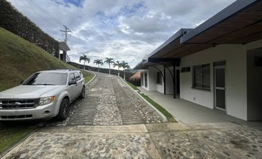 ARRIENDO de CASA CAMPESTRE en PEREIRA
