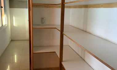 Casa de Categoría en Los Carolinos | 3 Dormitorios   Dependencia | Pileta Climatizada | Cochera para Varios Vehículos | Seguridad 24 hs