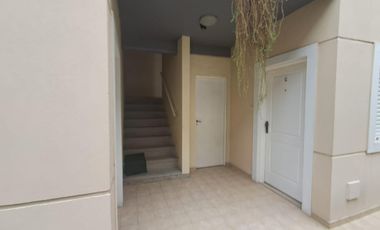 Departamento de 2 ambientes con cochera y balcón en Morón