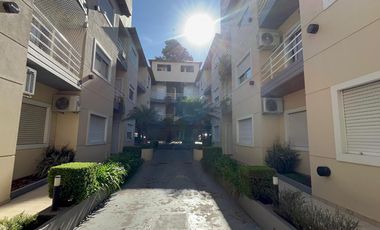 Departamento de 2 ambientes con cochera y balcón en Morón