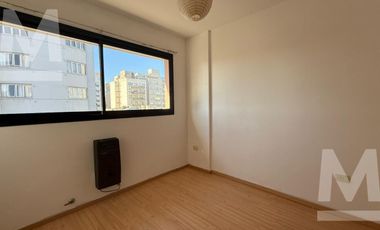 49 Nro. 451 Esq. 4  (3º A)
