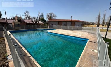 Quinta en Santa Lucia - San Lorenzo entre Colon y San Juan