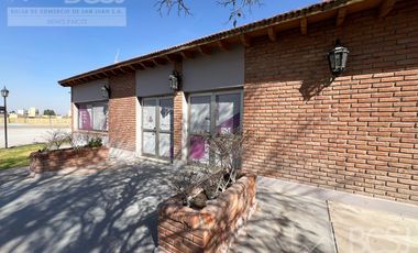 Quinta en Santa Lucia - San Lorenzo entre Colon y San Juan