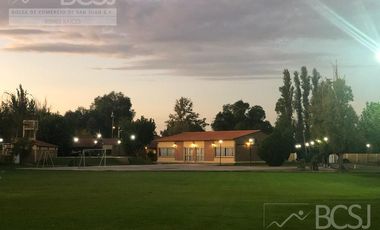 Quinta en Santa Lucia - San Lorenzo entre Colon y San Juan