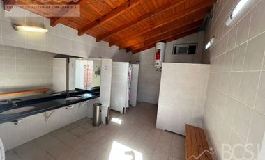 Quinta en Santa Lucia - San Lorenzo entre Colon y San Juan