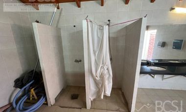 Quinta en Santa Lucia - San Lorenzo entre Colon y San Juan