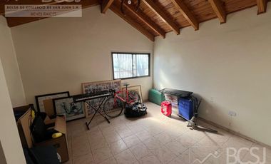 Quinta en Santa Lucia - San Lorenzo entre Colon y San Juan