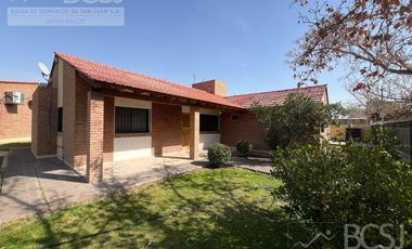 Quinta en Santa Lucia - San Lorenzo entre Colon y San Juan