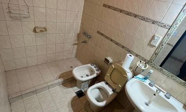 Quinta en Santa Lucia - San Lorenzo entre Colon y San Juan