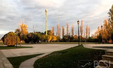 Quinta en Santa Lucia - San Lorenzo entre Colon y San Juan
