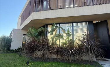 Casa en Las Golondrinas