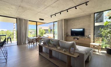 Excelente chalet de  diseño en Rumencó Joven
