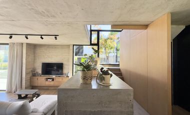 Excelente chalet de  diseño en Rumencó Joven