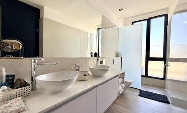 Excelente chalet de  diseño en Rumencó Joven