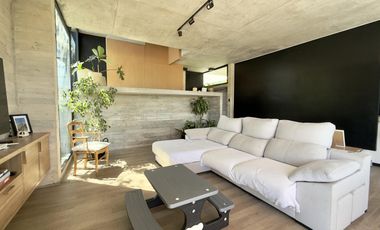 Excelente chalet de  diseño en Rumencó Joven