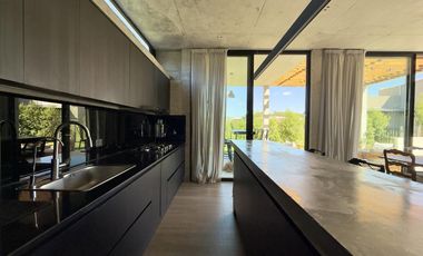 Excelente chalet de  diseño en Rumencó Joven